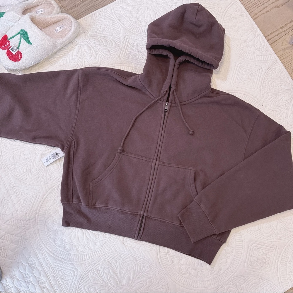 Aritzia TNA Boyfriend Boxy Hoodie